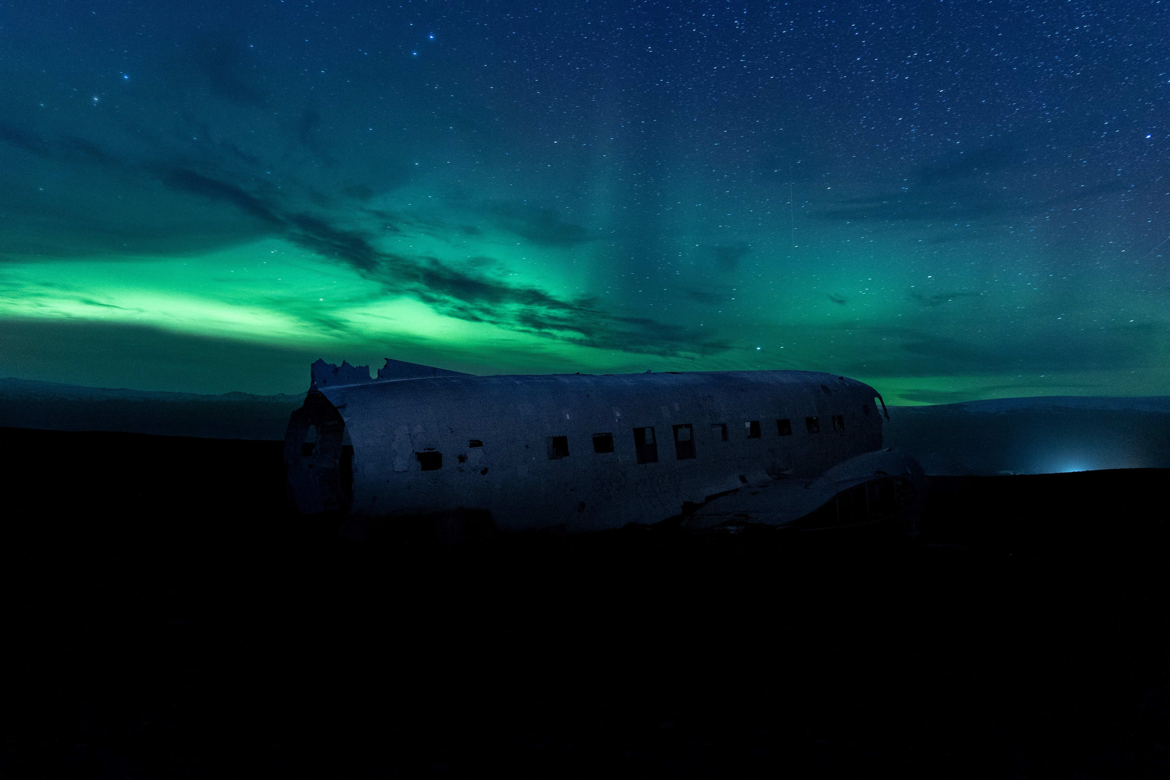 northern lights at solheimasandur plane wreck