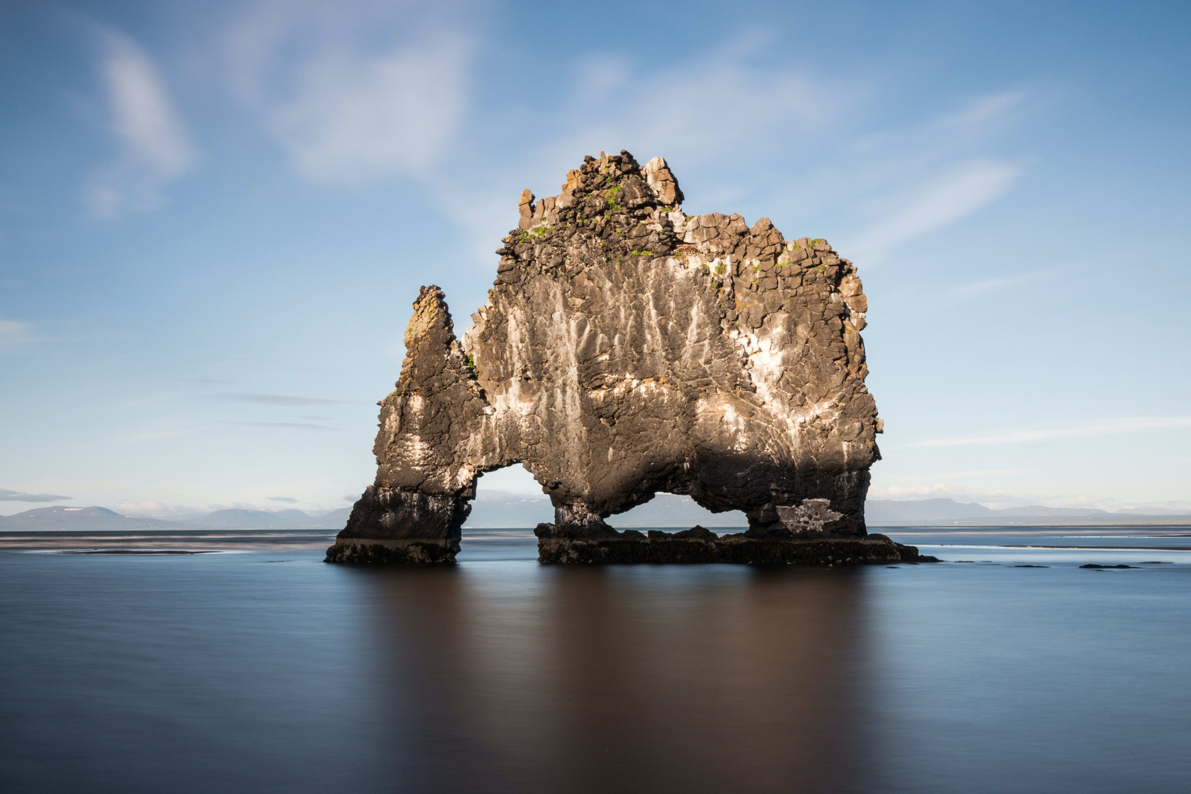 hvitserkur basalt rock stack