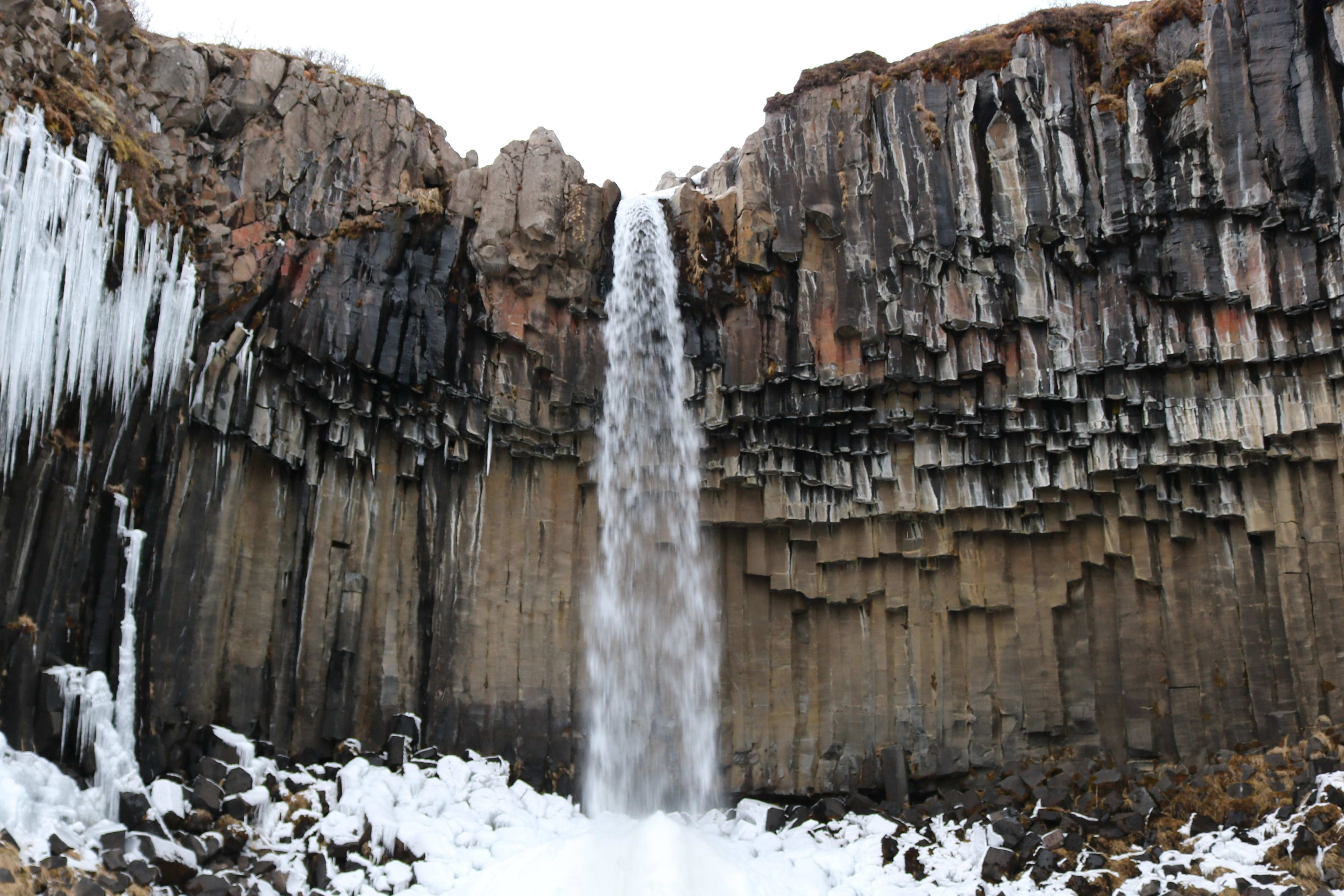 svartifoss in winter