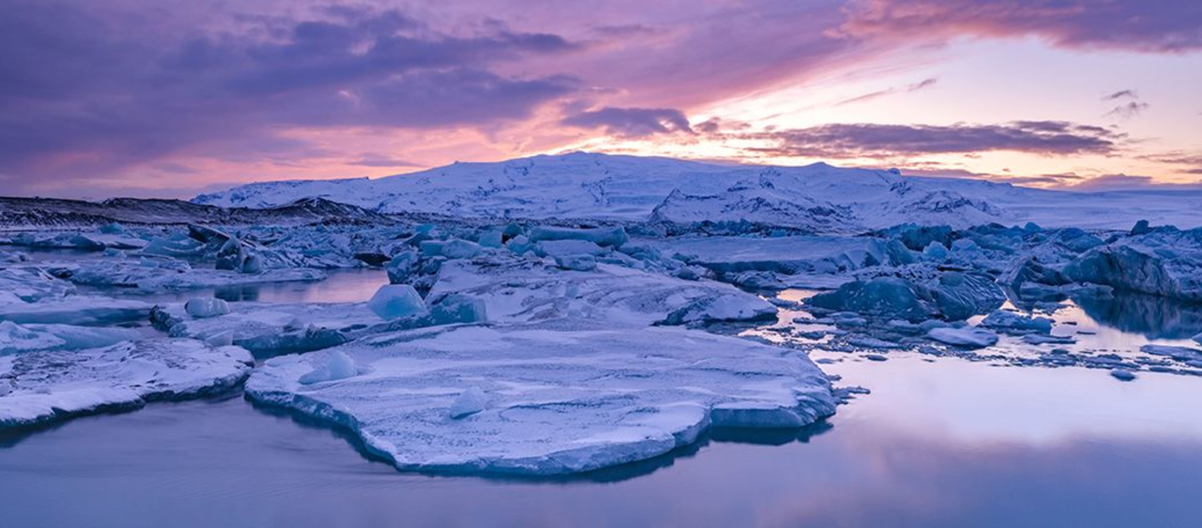 Jokulsarlon under purple sky