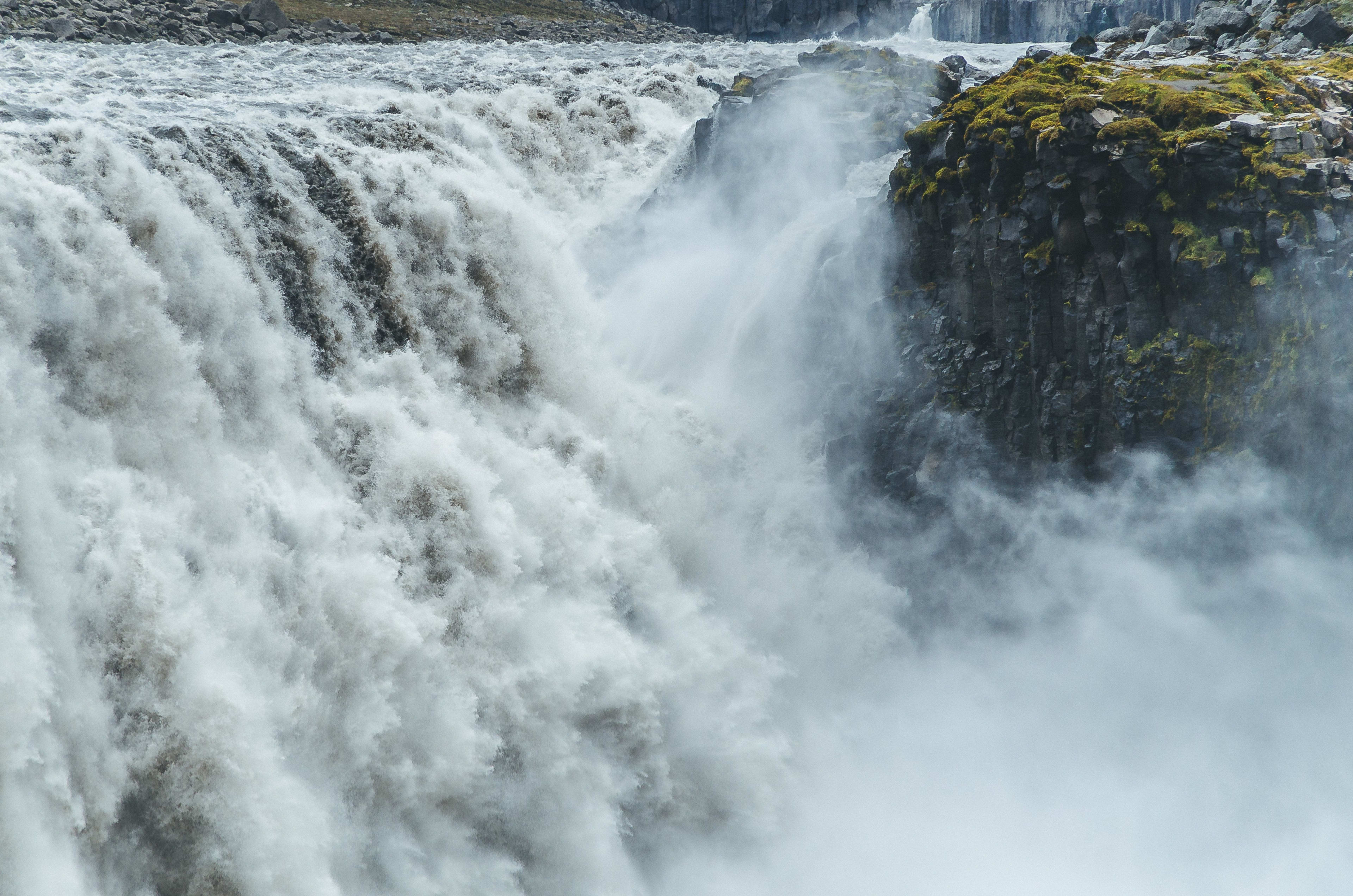 overwhelming dettifoss