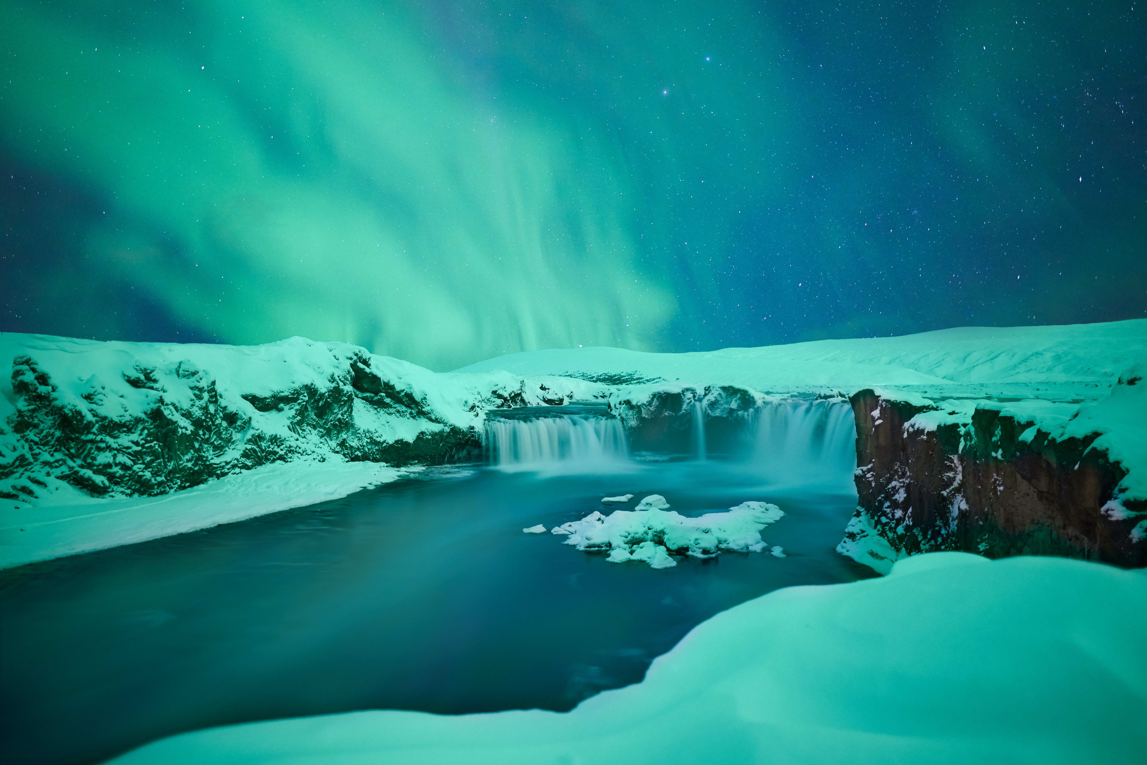 northern lights at godafoss