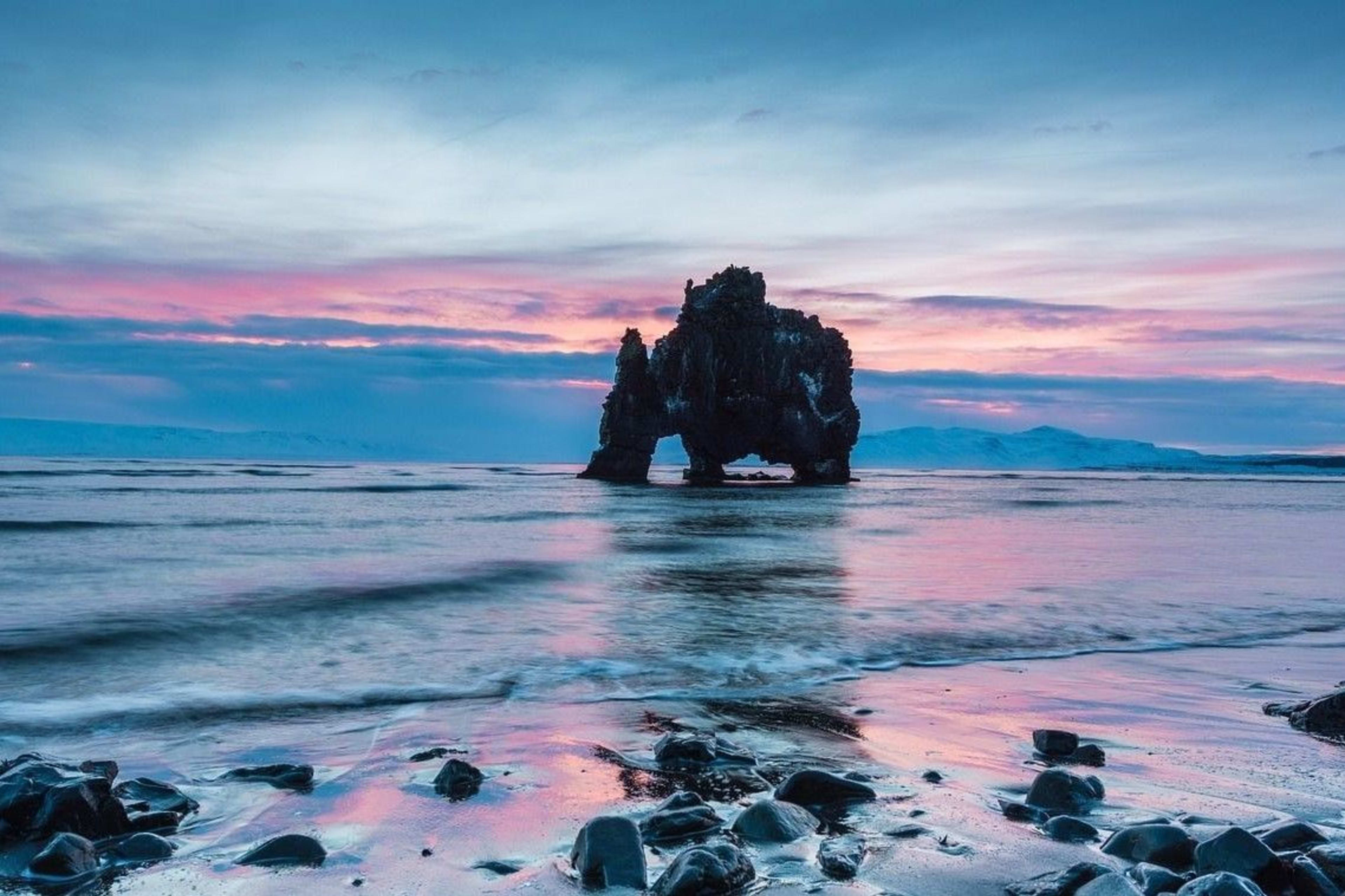 Hvitserkur basalt rock 