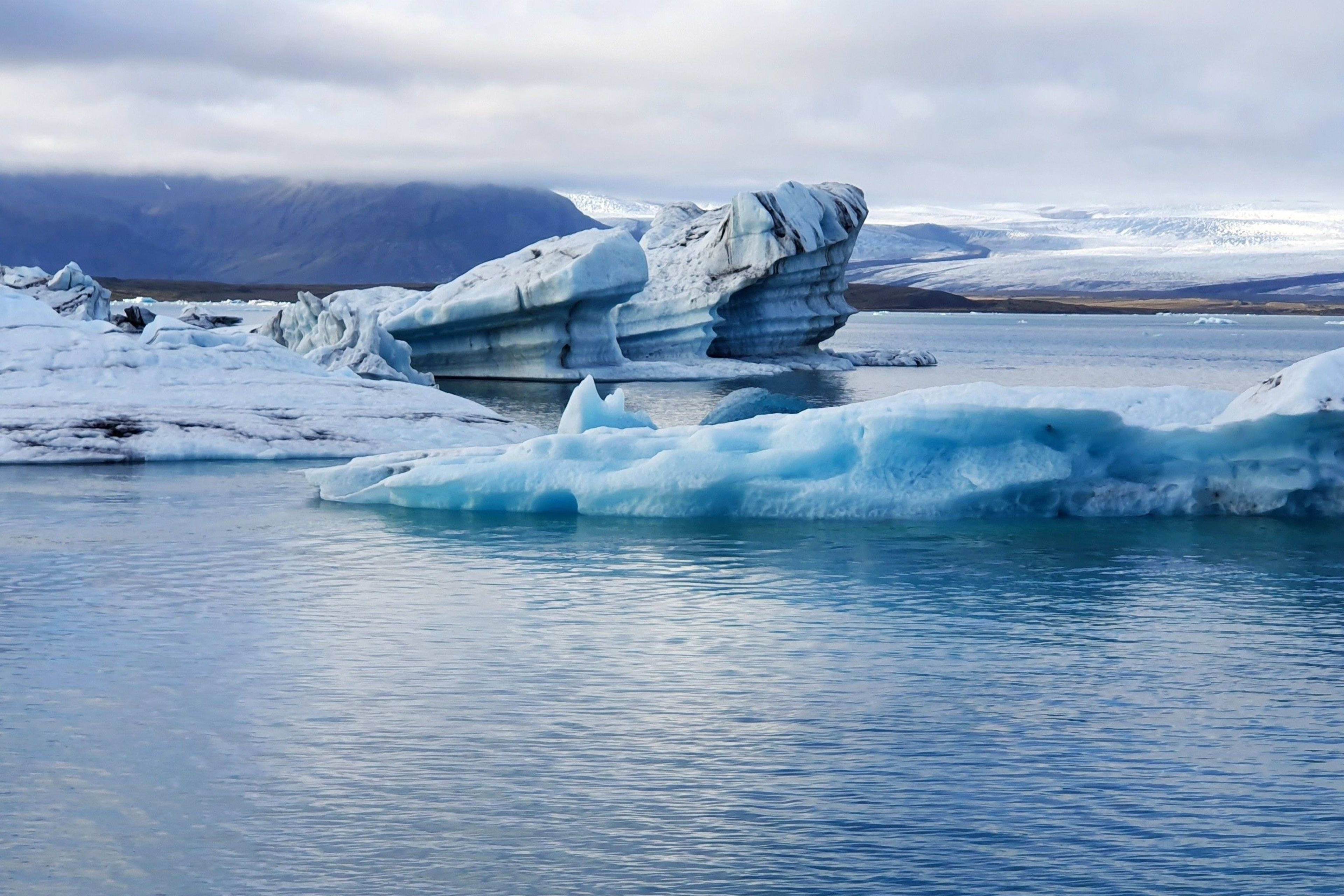 jokulsarlon with giant ice floating