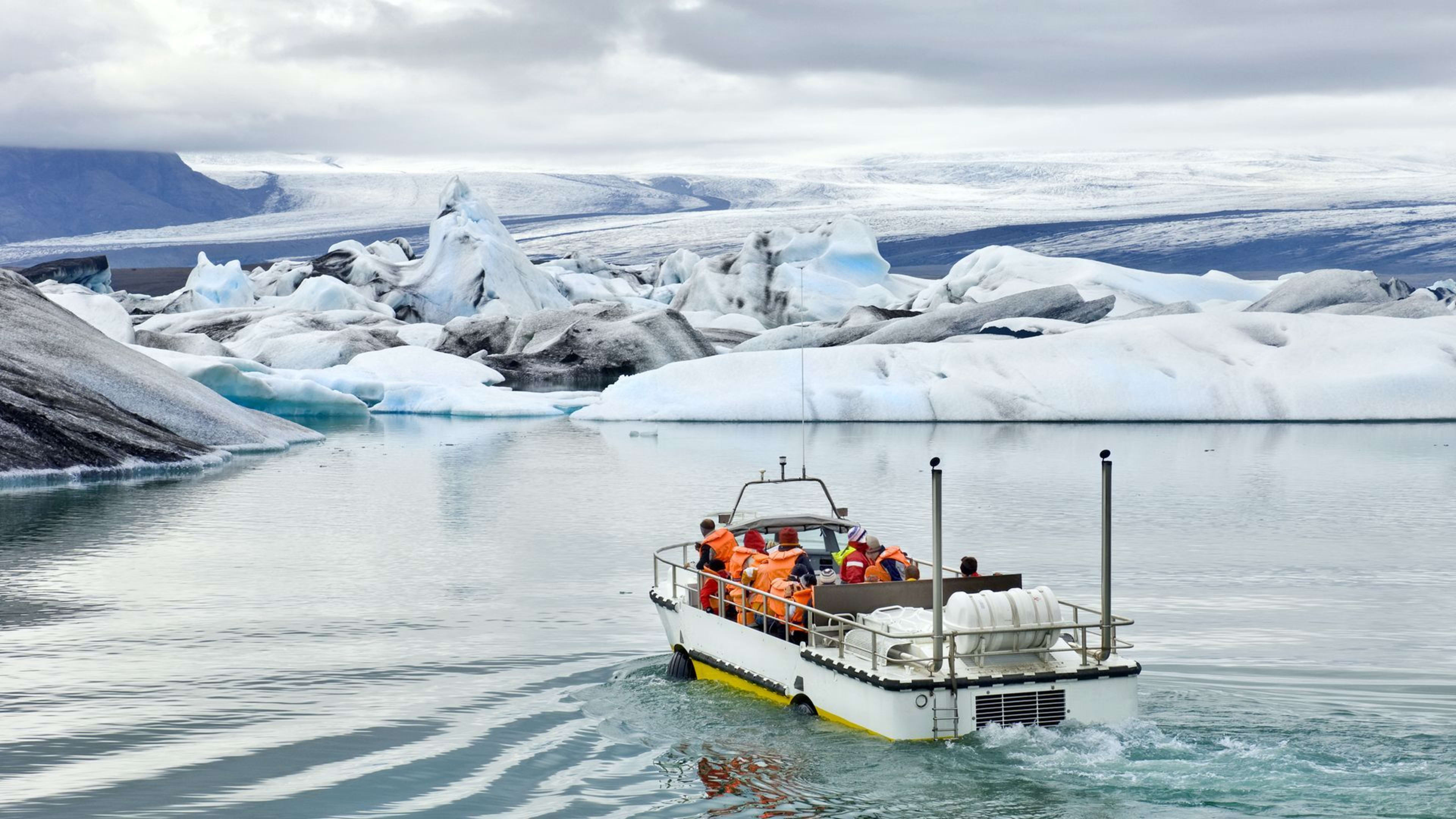 Jokulsarlon amphibian boat tour