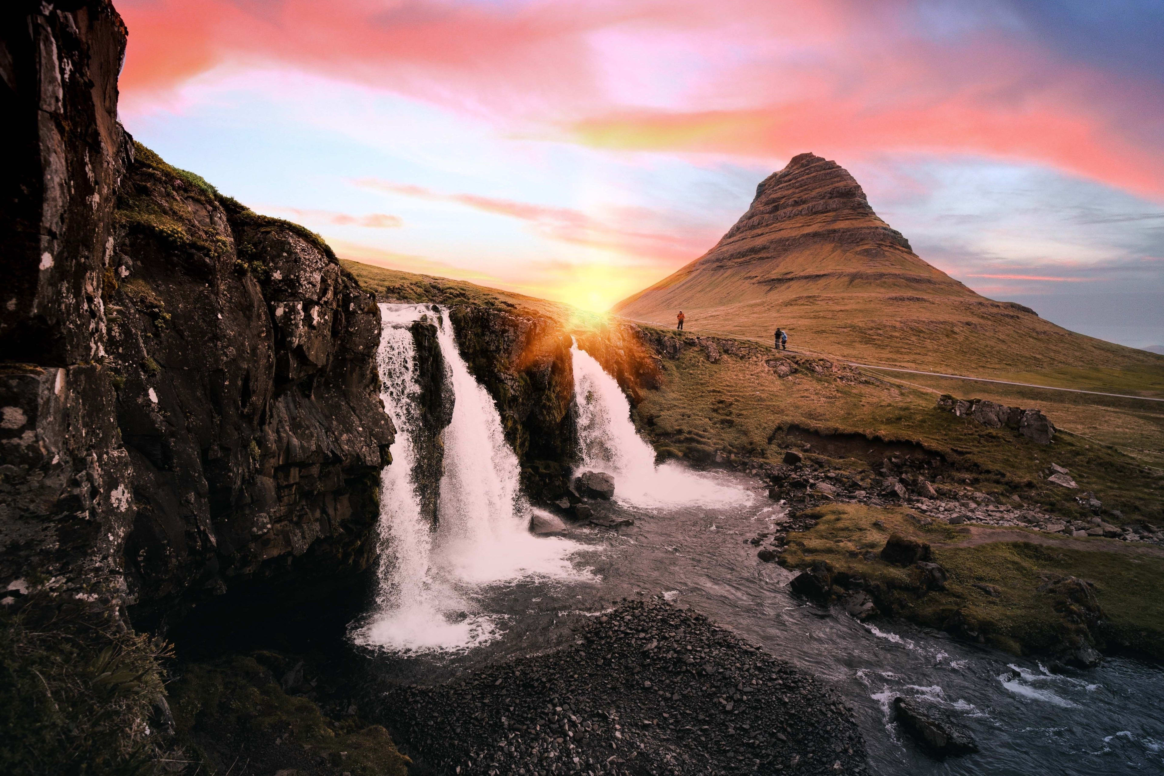 kirkjufell and waterfall at sunset