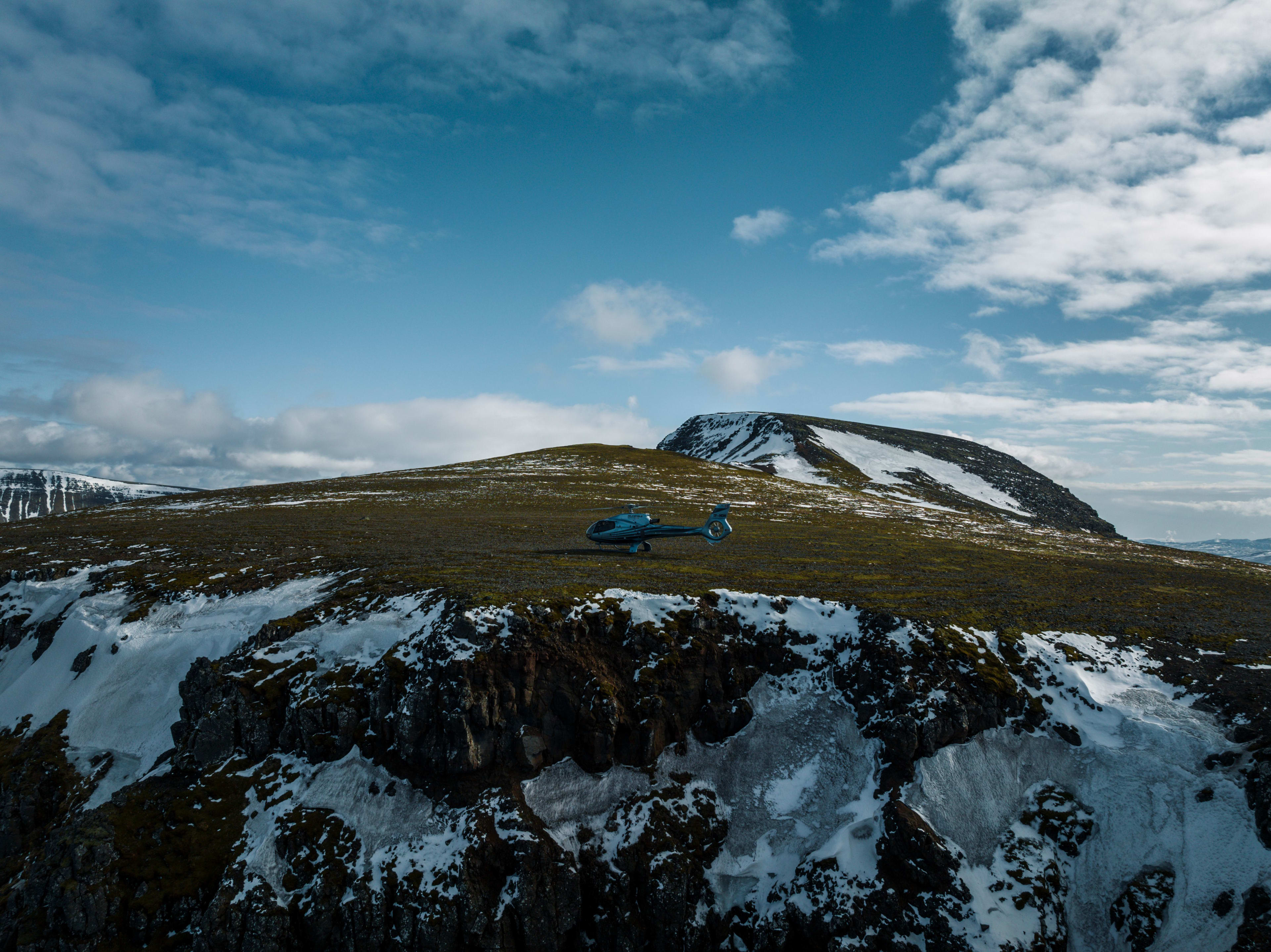 helicopter landing on Reykjavik Summit