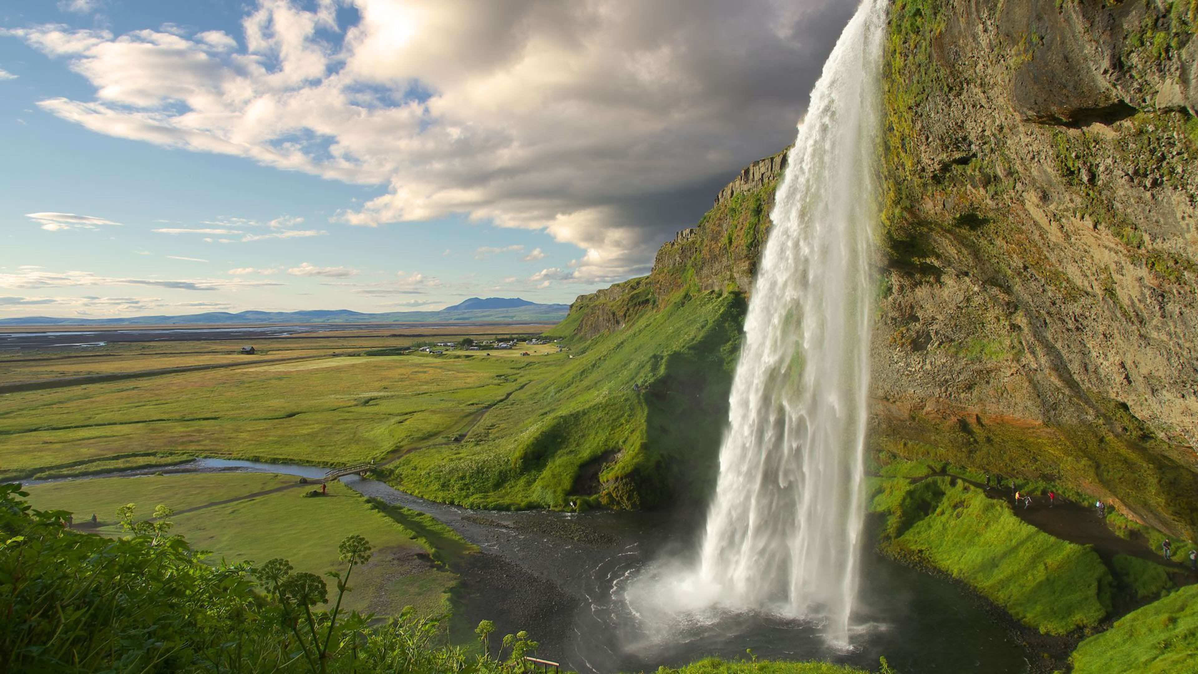 Seljalandsfoss in summer