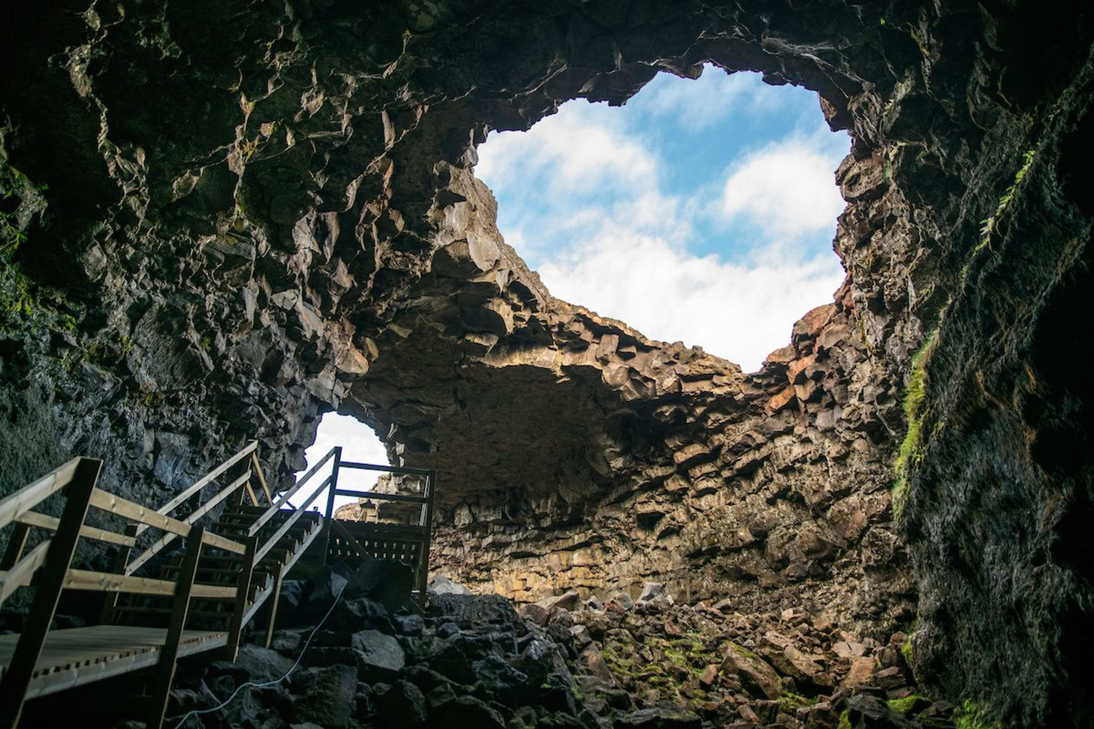 entrance of the vidgelmir cave