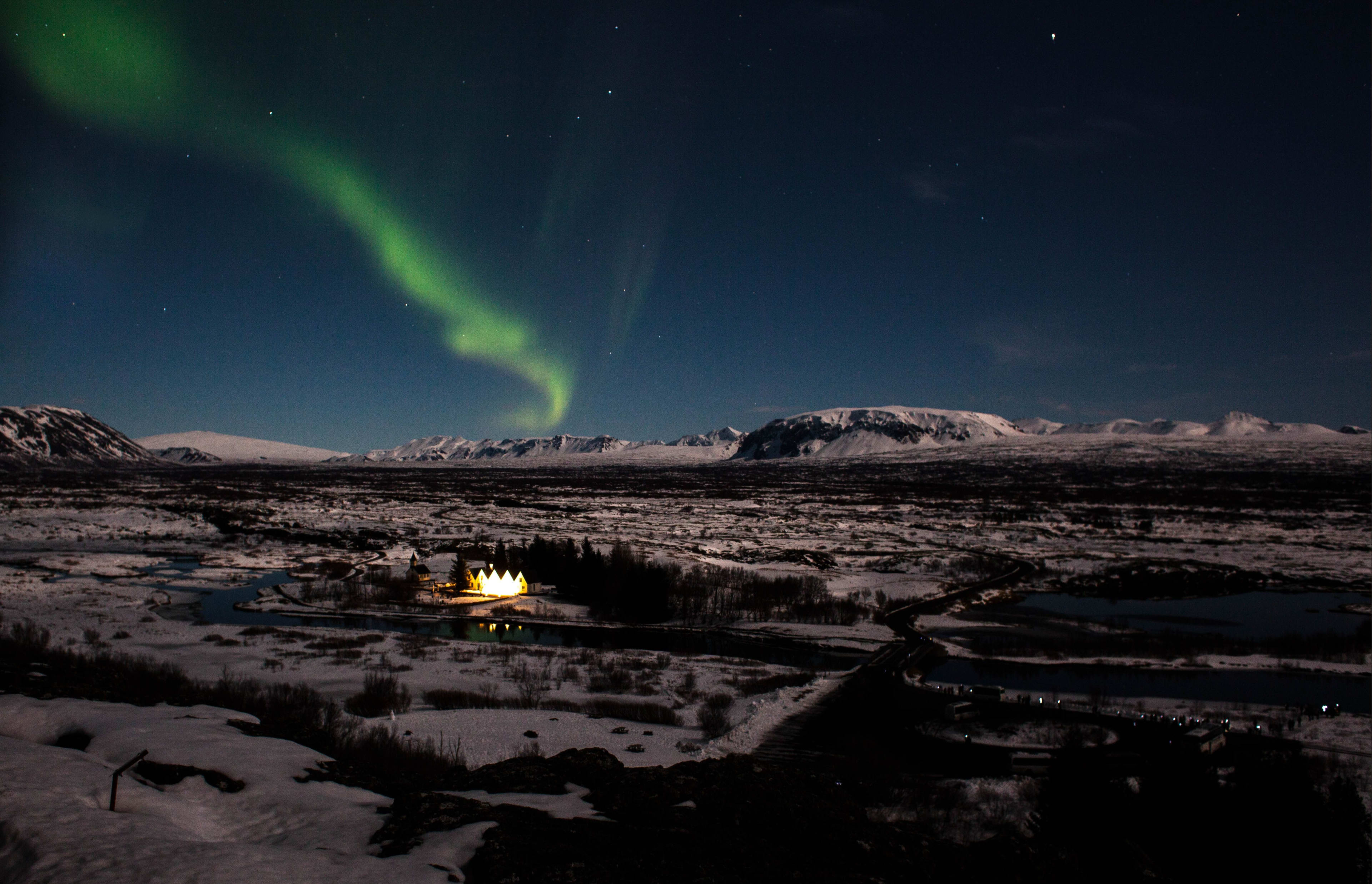 northern lights at thingvellir 