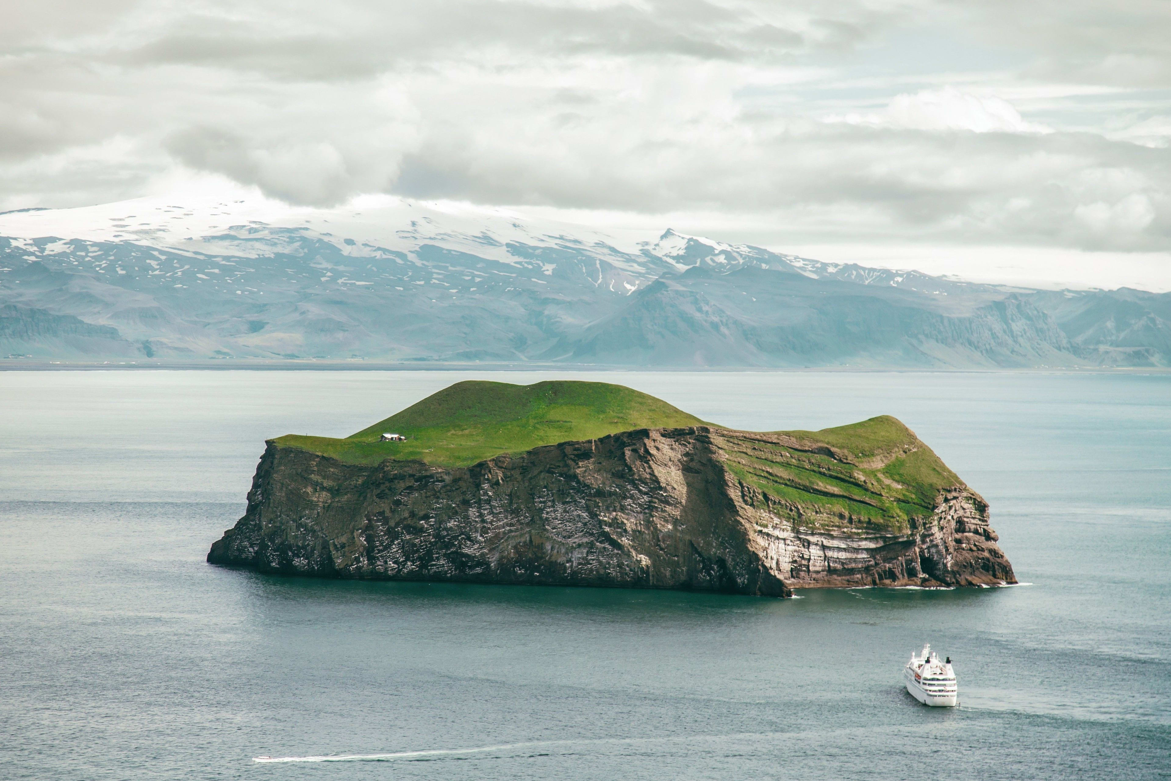 full view of Vestmannaeyjar