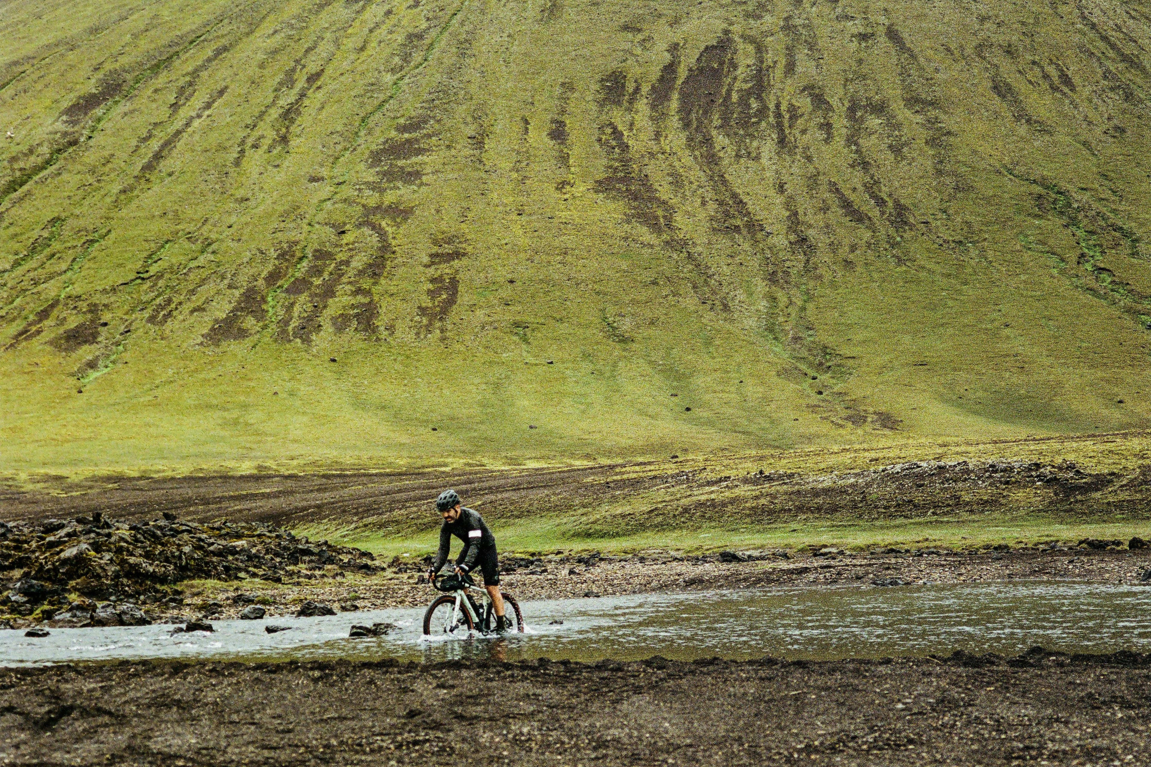 bike cycling in iceland