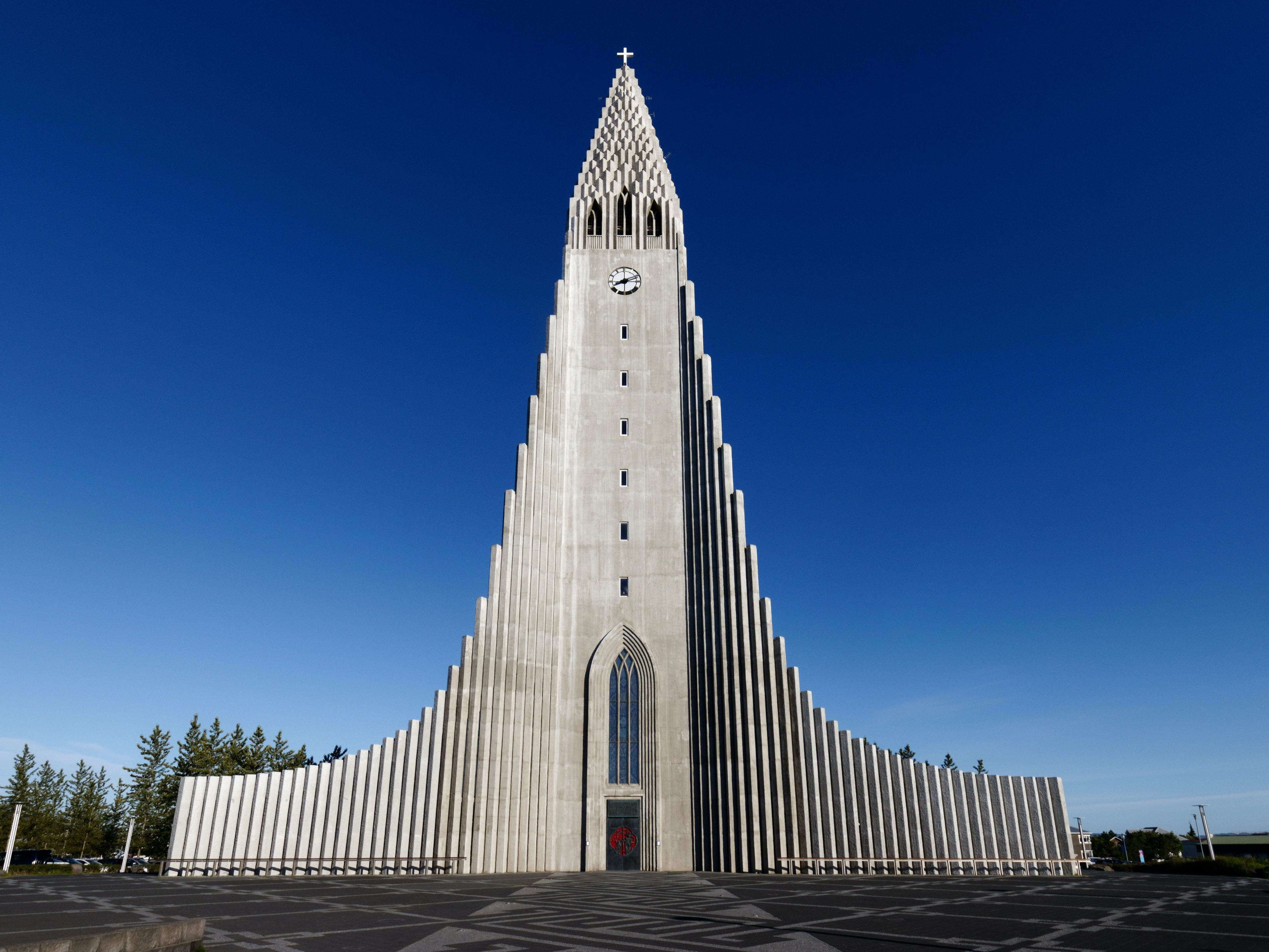 Hallgrimskirkja with blue sky in reykjavik