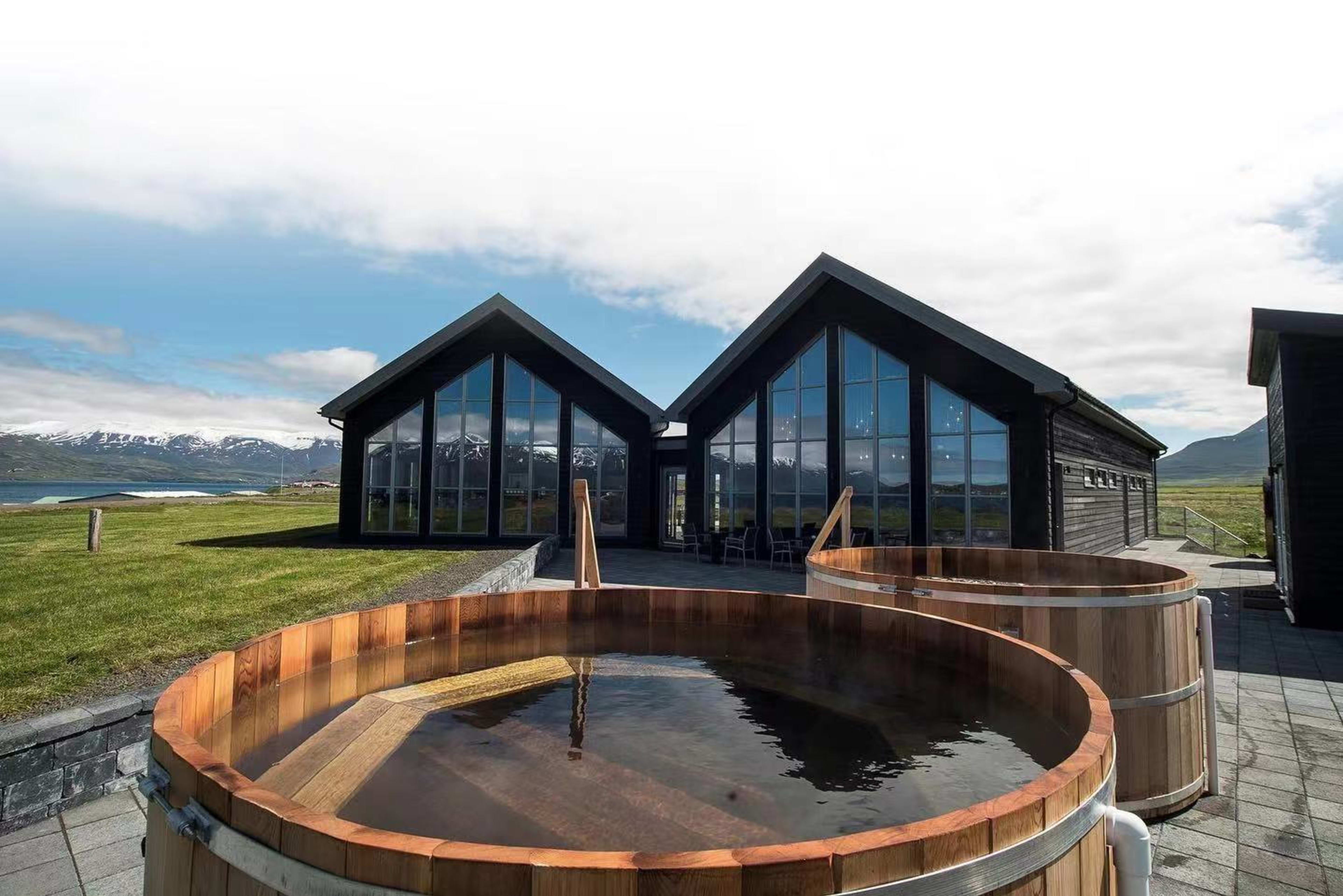 beer spa outside tubs