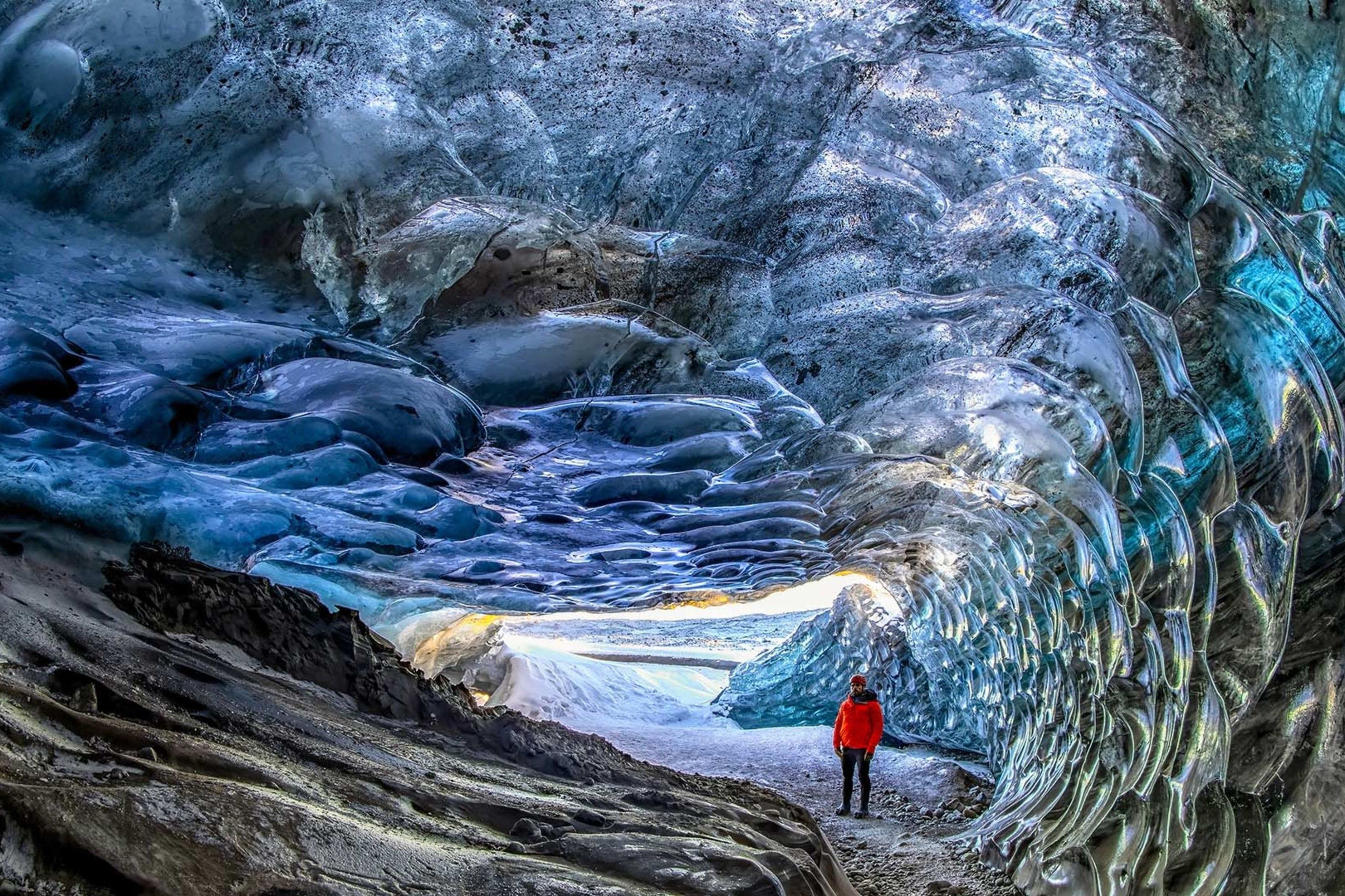 blue ice cave constuction