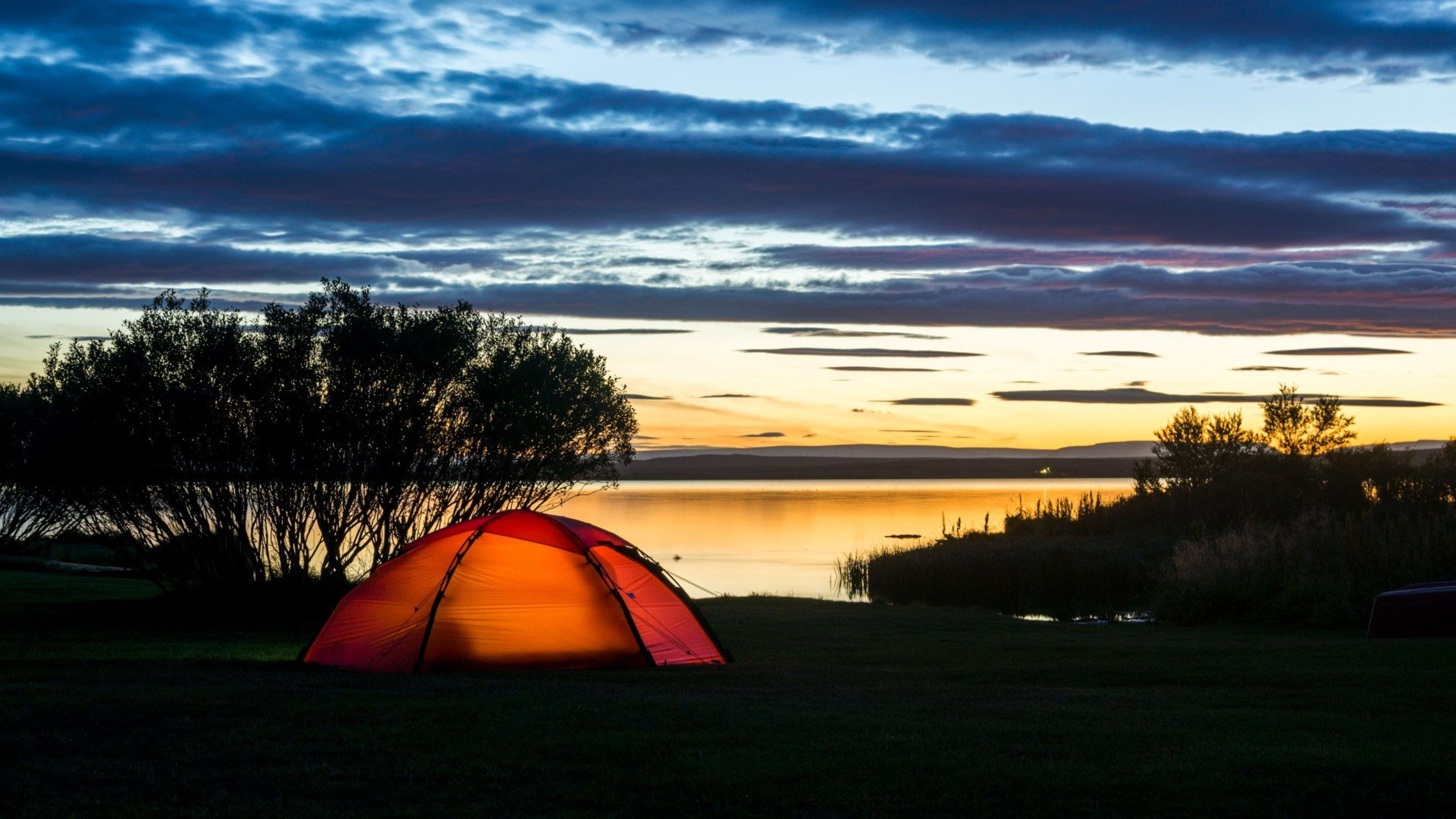 camping by lake myvatn
