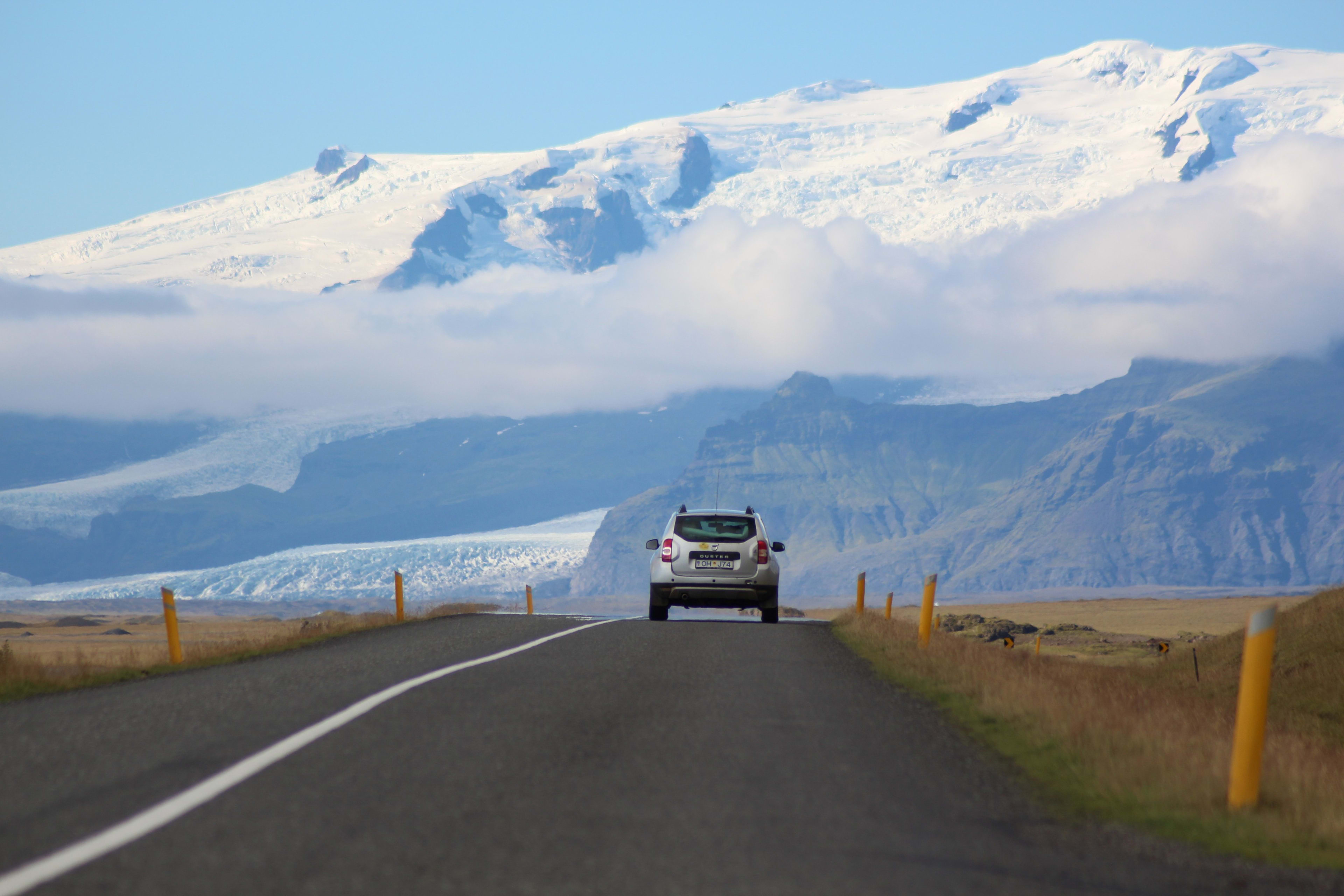 driving towards the iceland glacier