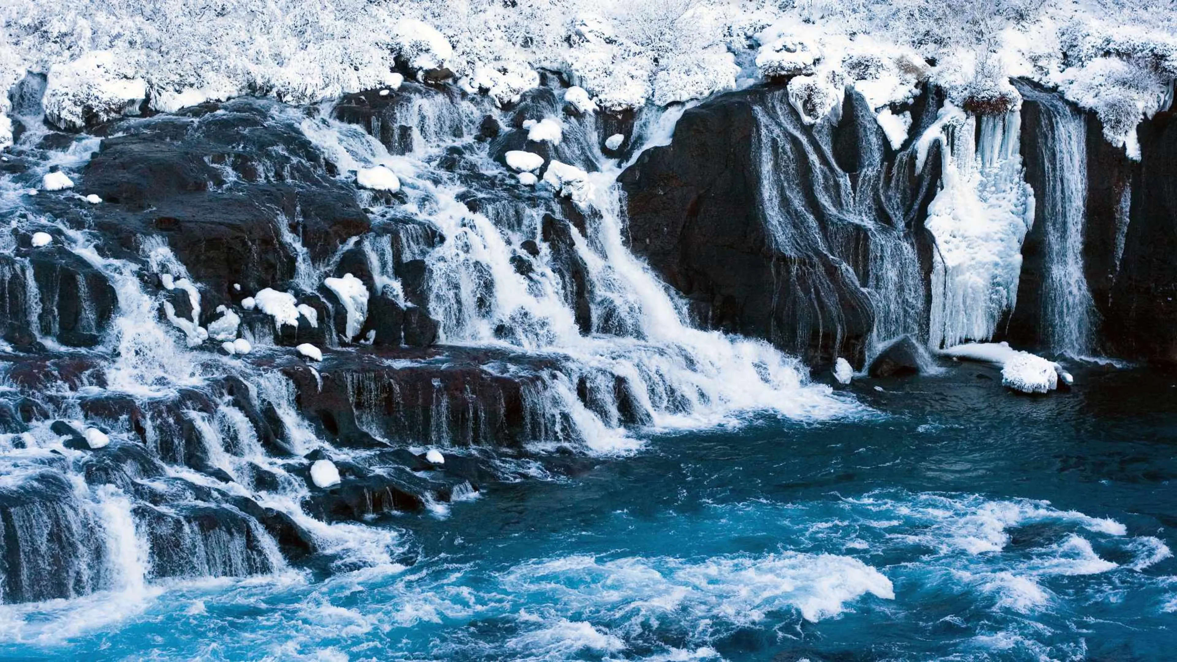 hraunfossar in winter