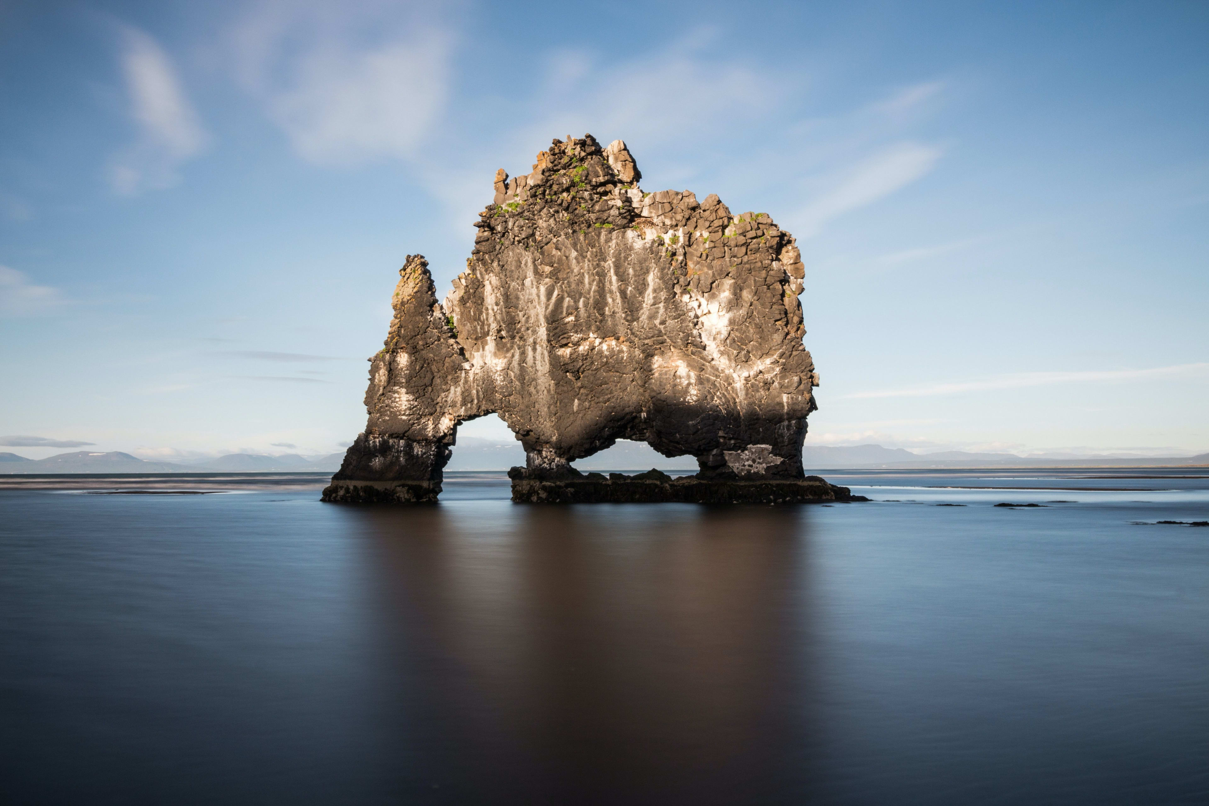 hvitserkur basalt rock stack