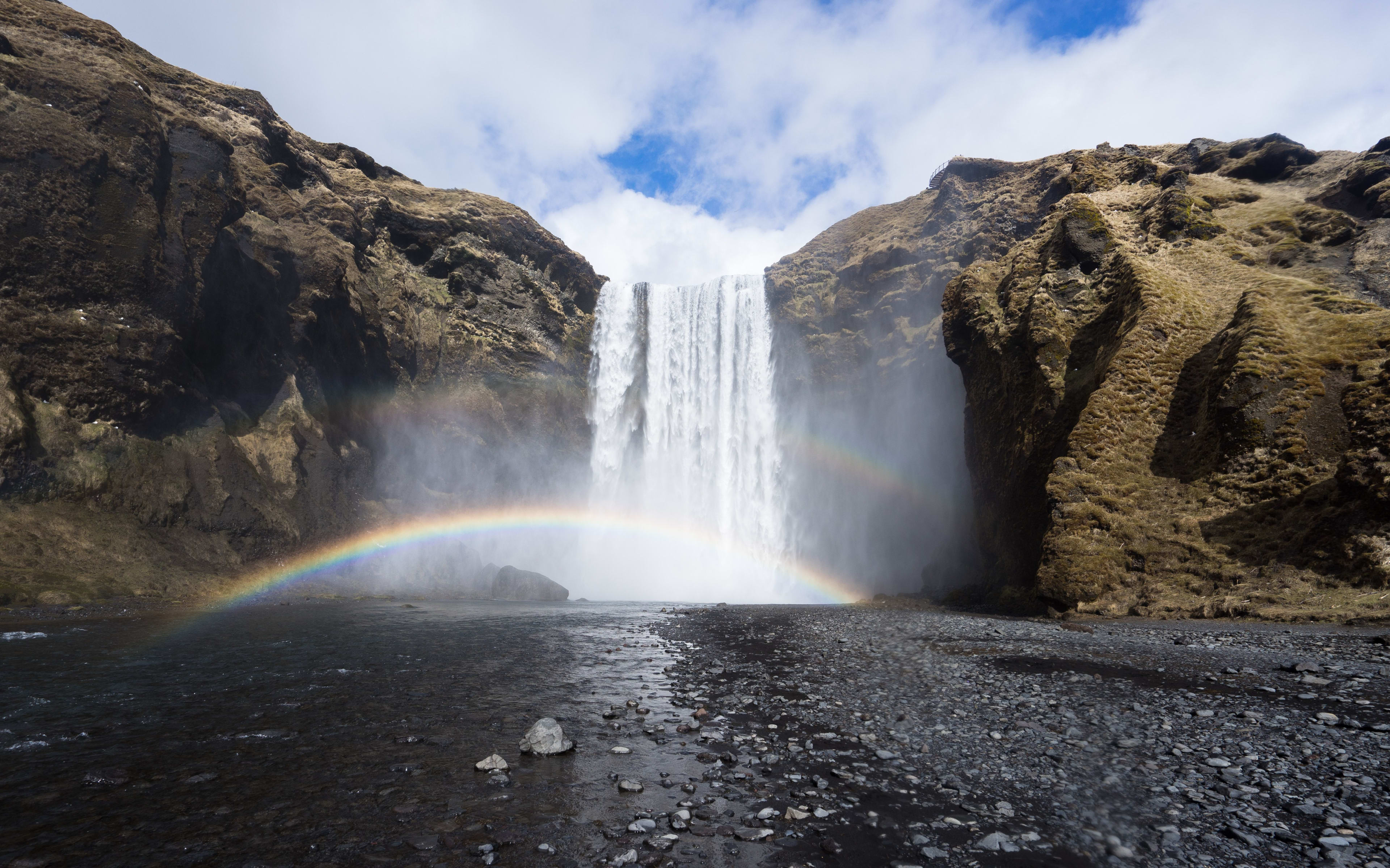 skogafoss with rainbow