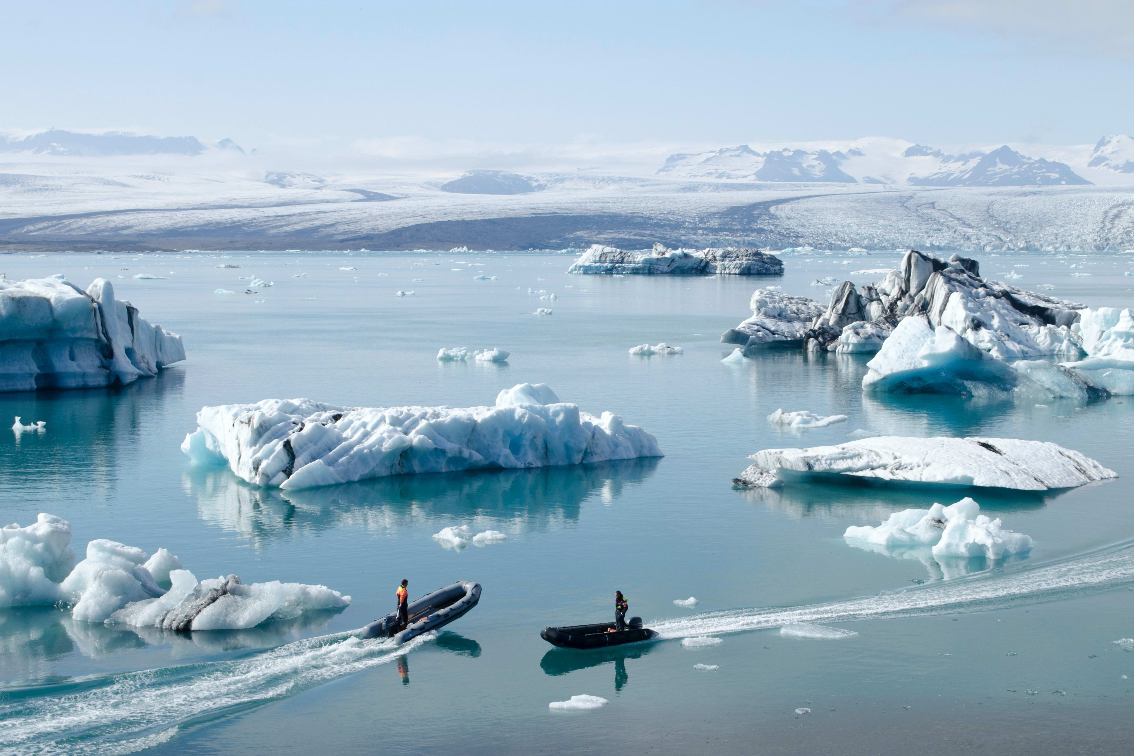 jokulsarlon icebergs and zodiac boats