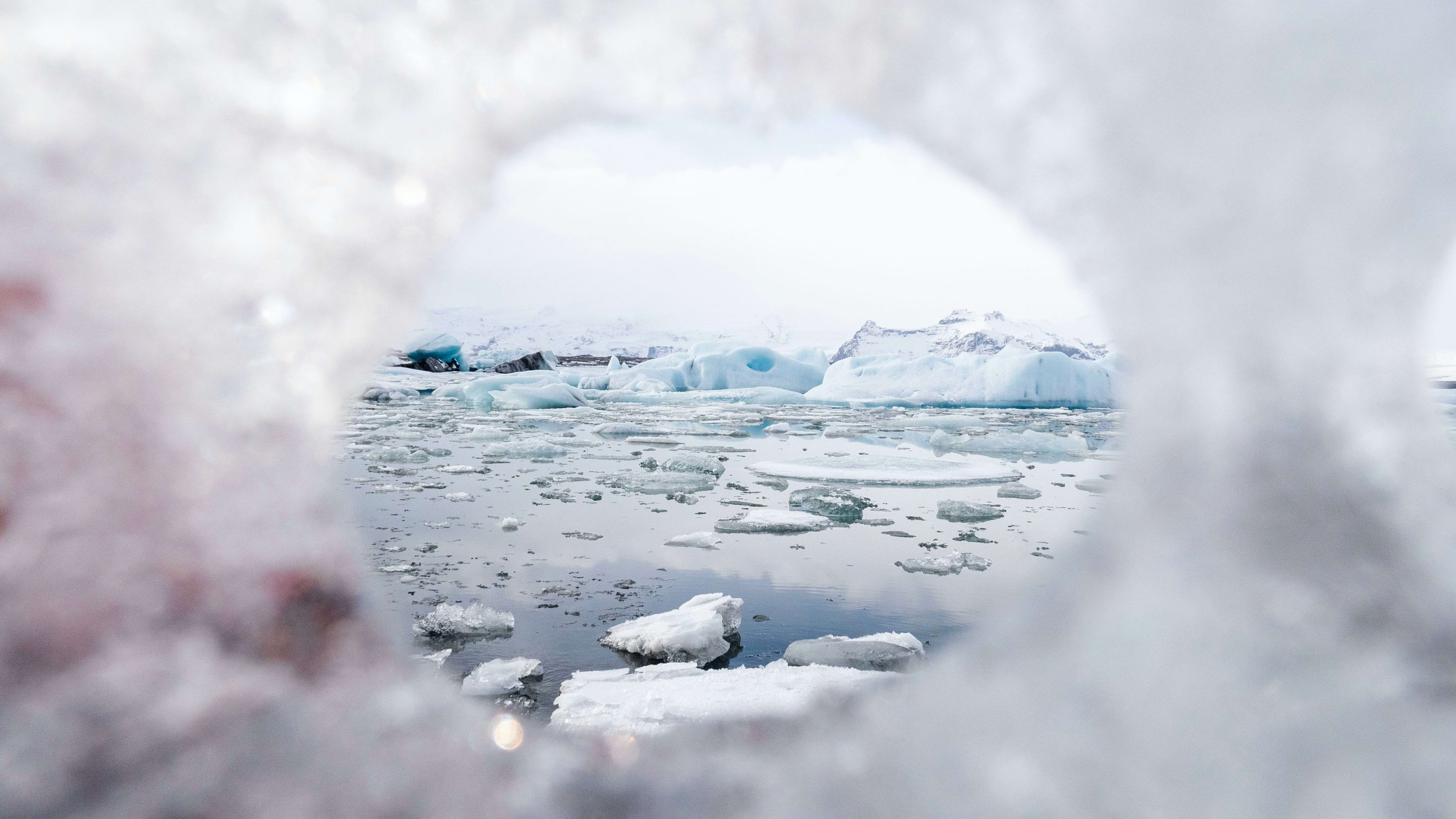 jokulsarlon glacier lagoon through the ice cube