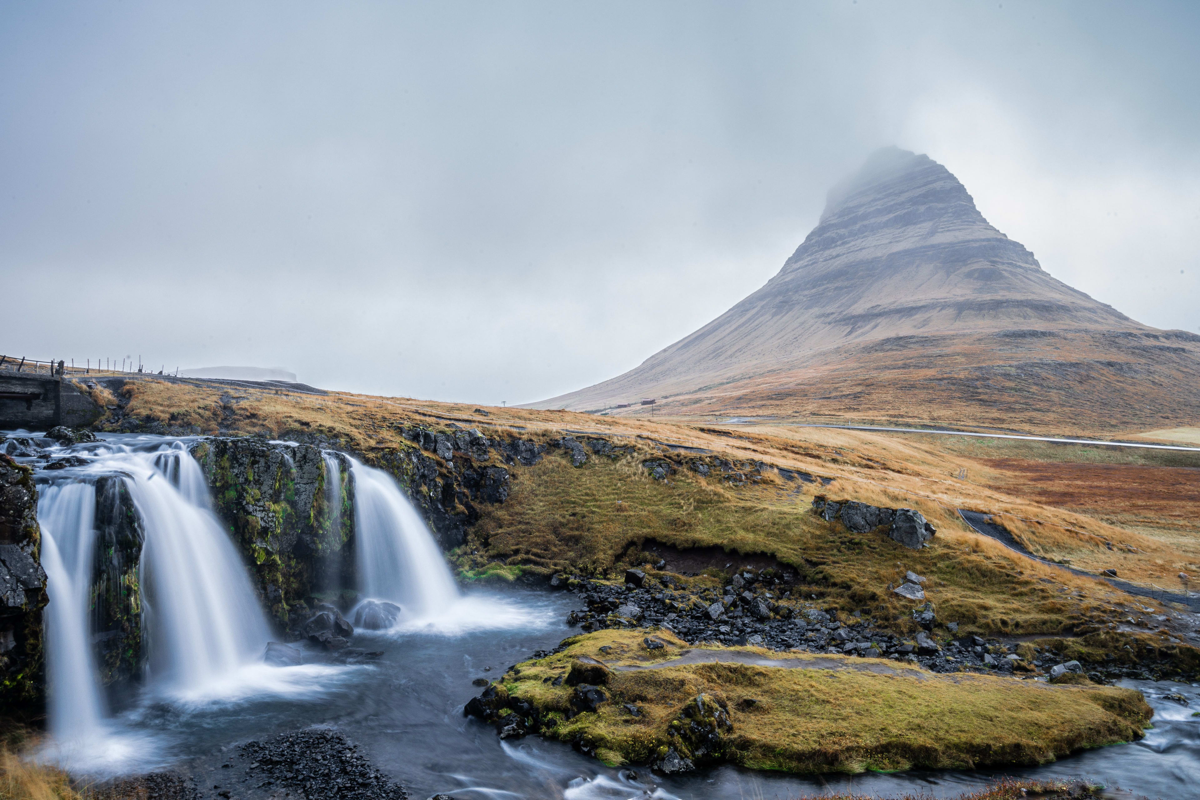 kirkjufellsfoss and kirkjufell