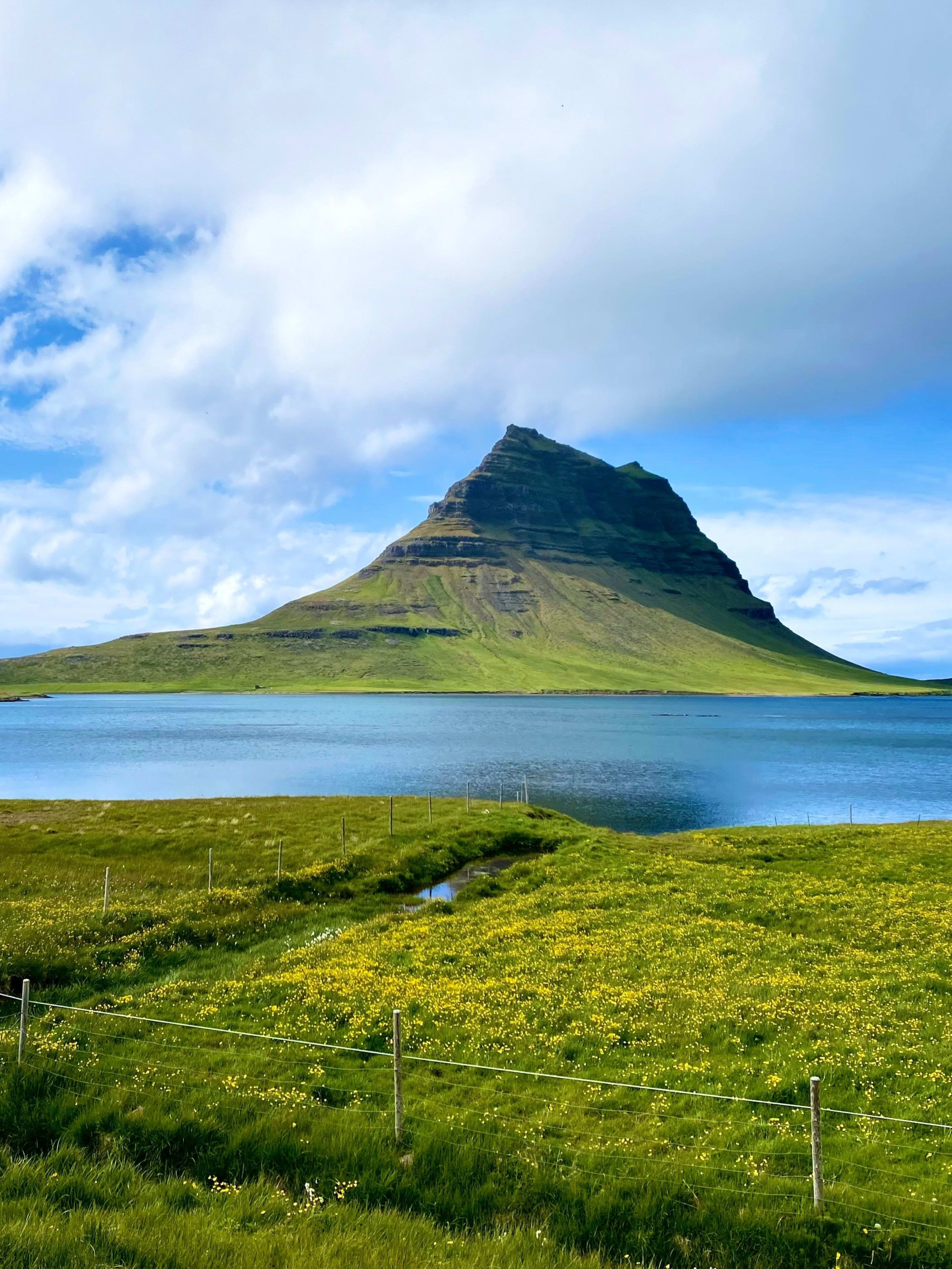 kirkjufell in summer