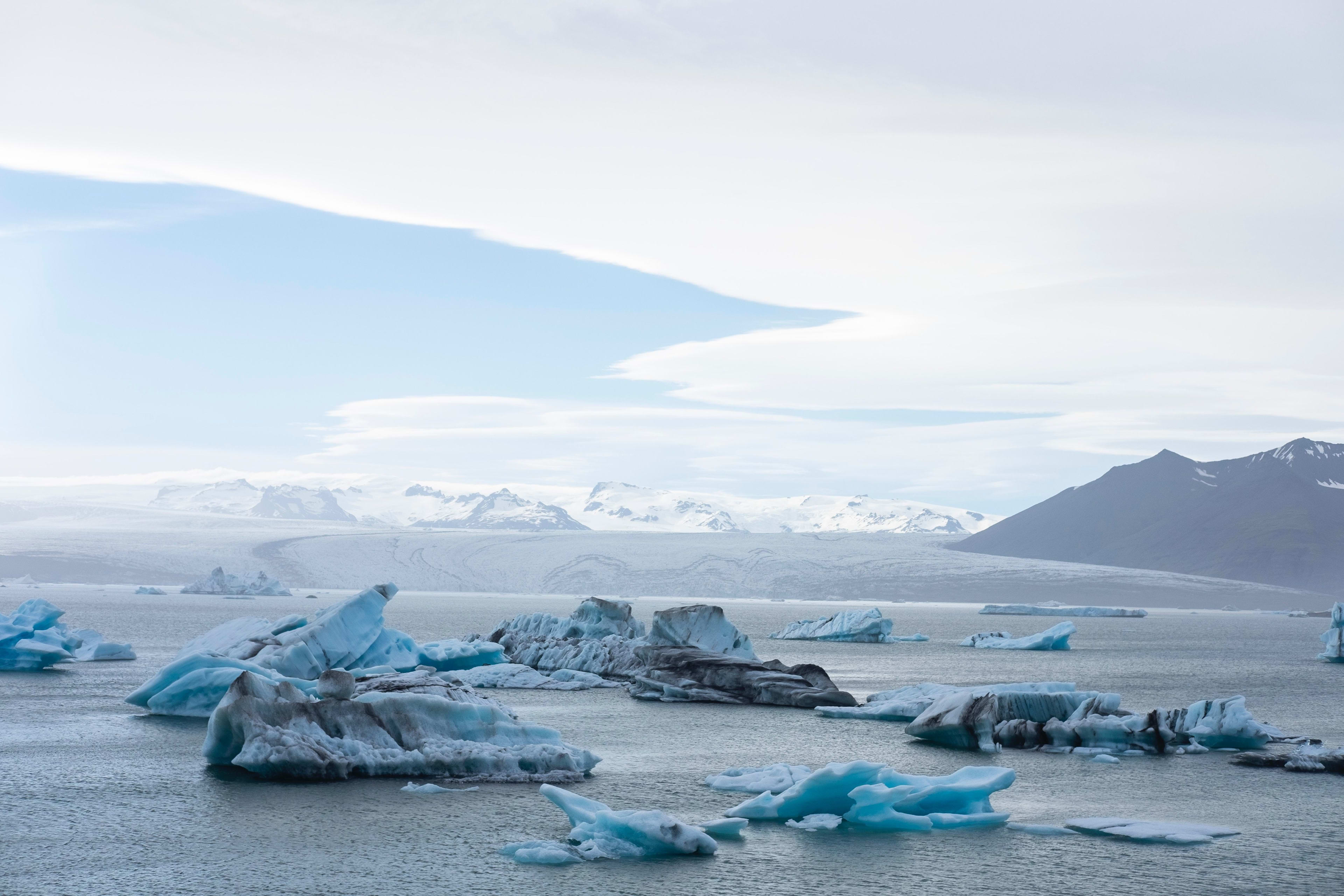 iceberg floating in jokulsarlon glacier lagoon