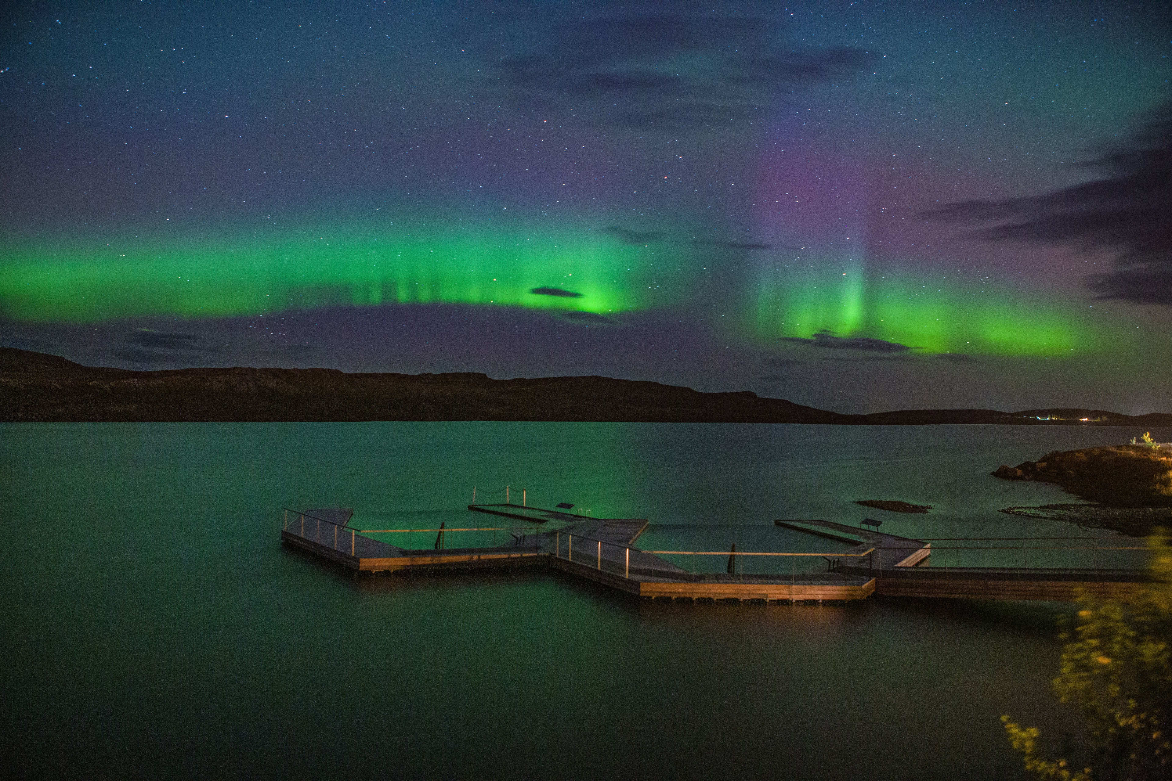 vok bath under northern lights